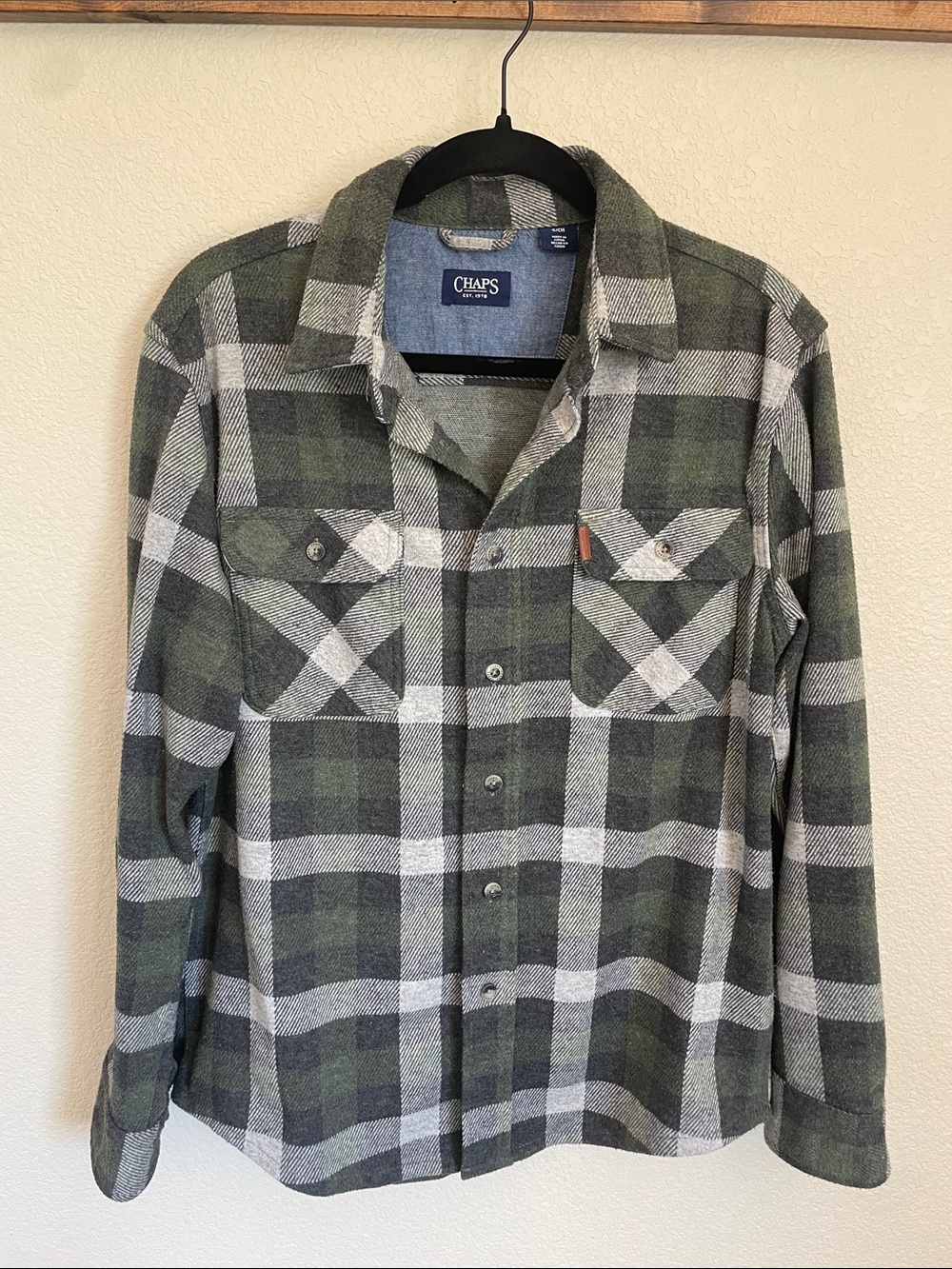 Chaps Plaid Casual Button-Down Shirt Green and Gray Men’s S Cabincore Outdoor